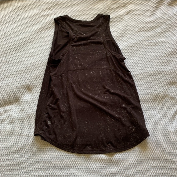 Workout top - Picture 2 of 2